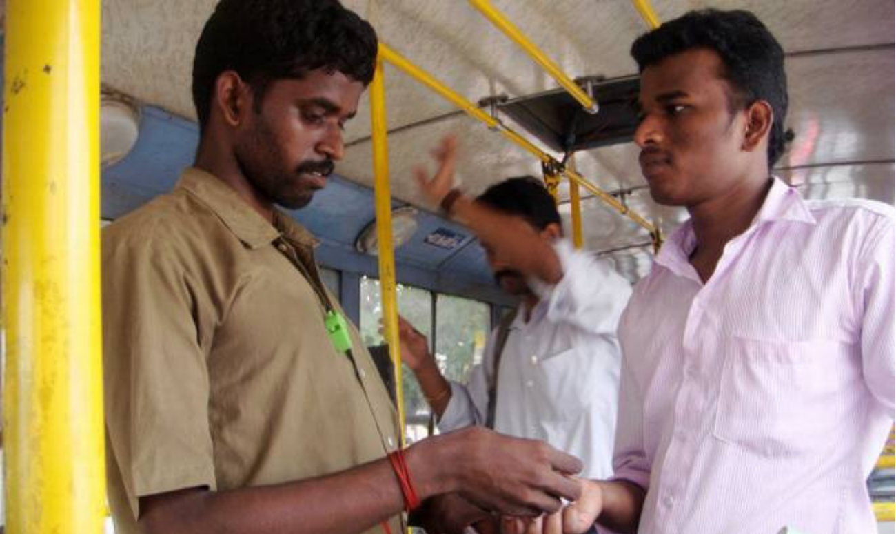 Mumbai commuters bid warm goodbye to their bus conductor