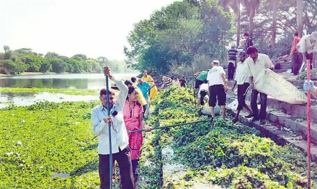 नदियों की सफाई का उठाया बीड़ा