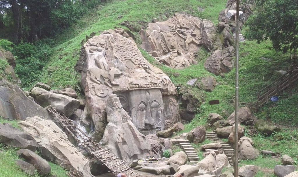 रहस्य और रोमांच से भरे हैं उनाकोटी के जंगल