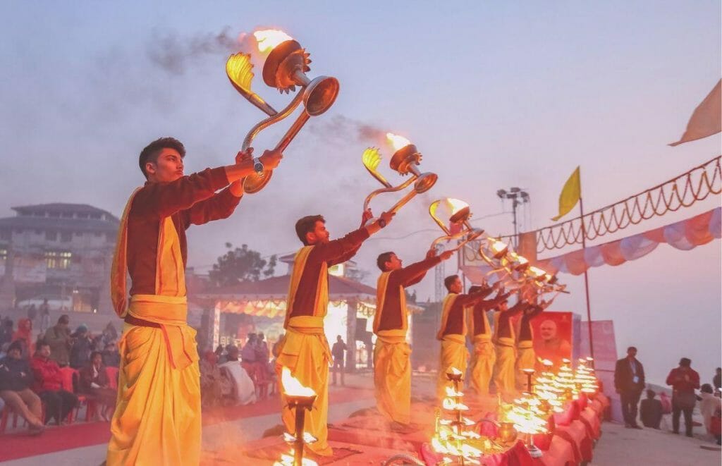 घाटों और मंदिरों का खूबसूरत शहर है वाराणसी