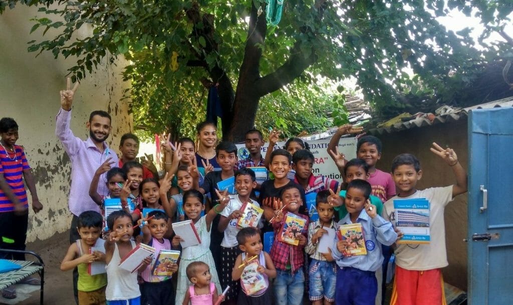 संदीप कुमार ने रद्दी किताबों से संवारा गरीब बच्चों का जीवन