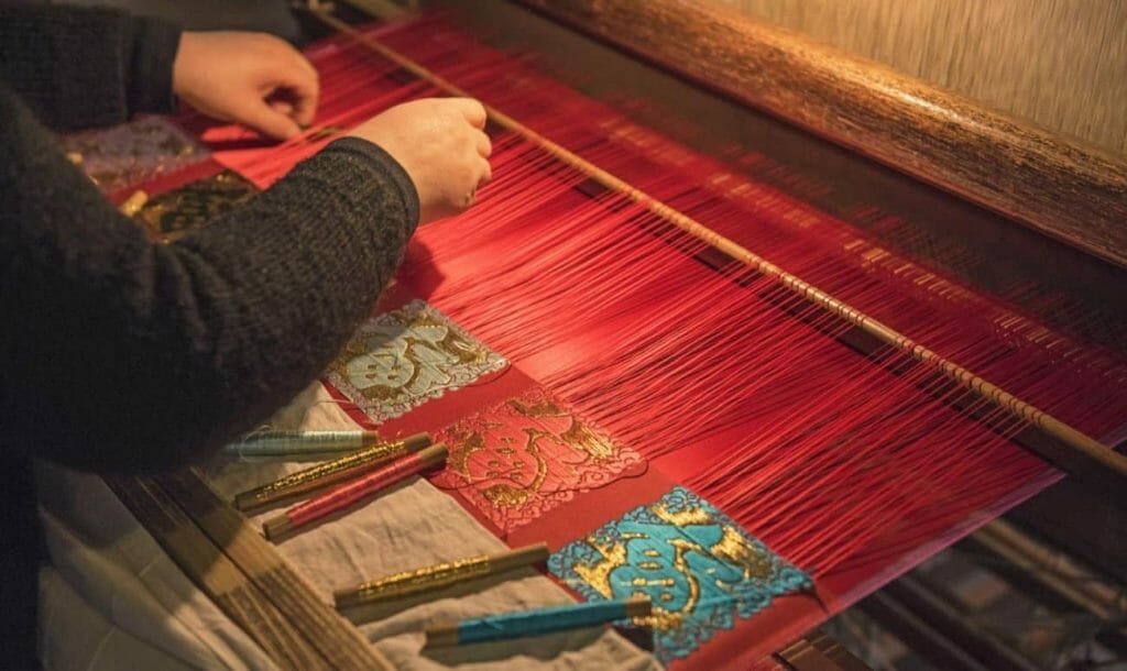 8 Brands In India Keeping The Traditional Art Of Handloom Alive