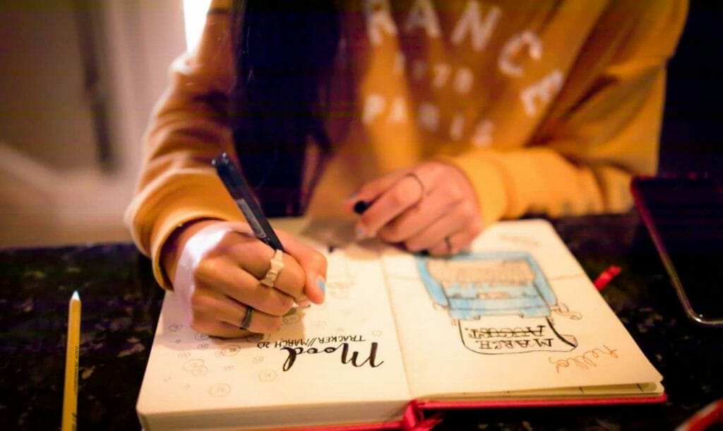 8 Benefits of Maintaining a Personal Journal