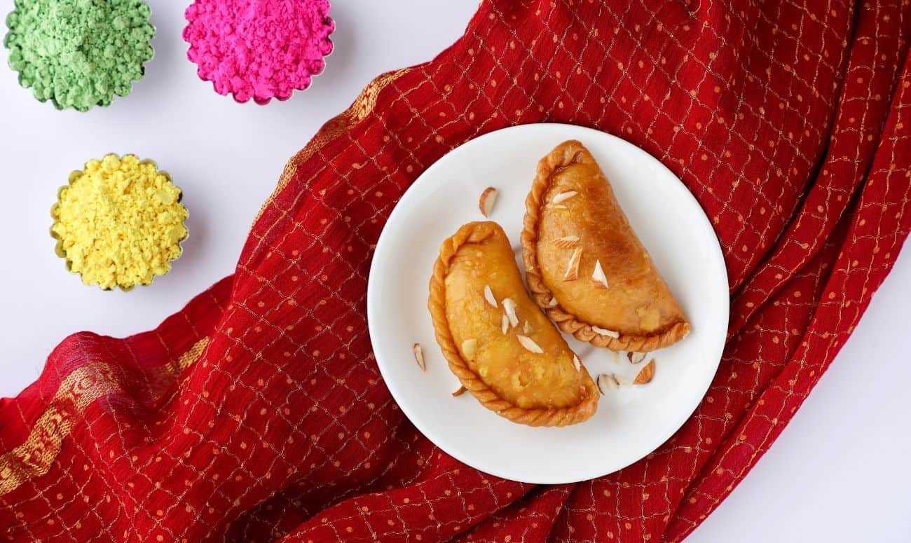 holi
holi recipes
holi food
gujiya