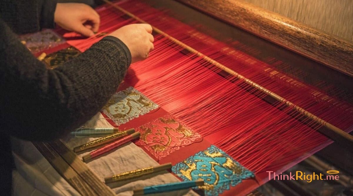 8 Brands in India Keeping The Traditional Art Of Handloom Alive