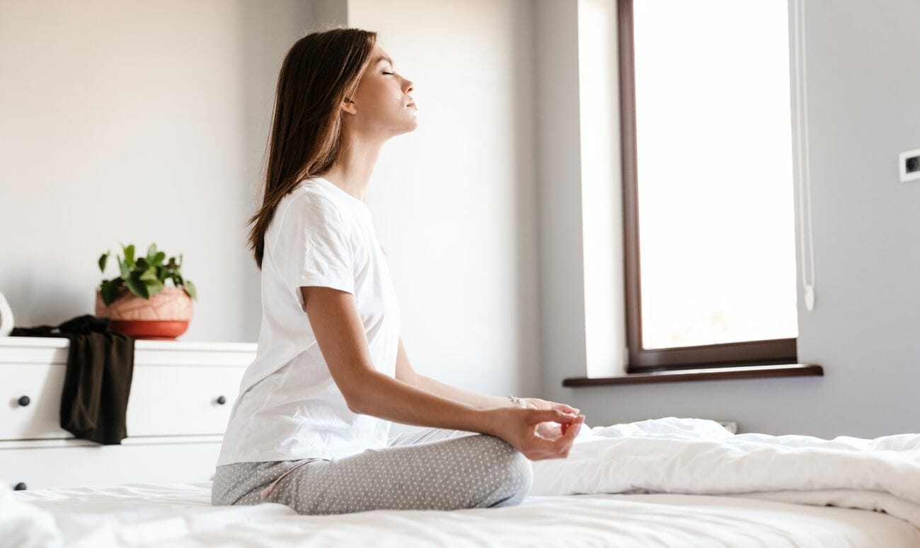 Here's How You Can Cultivate A Daily Meditation Routine