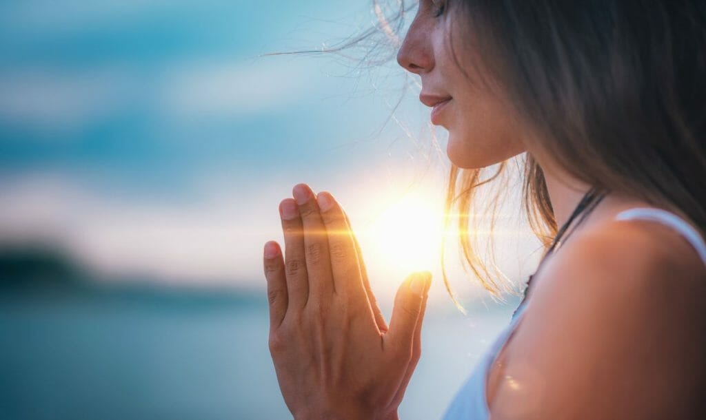 5 Ways You Can Cultivate A Daily Meditation Routine  