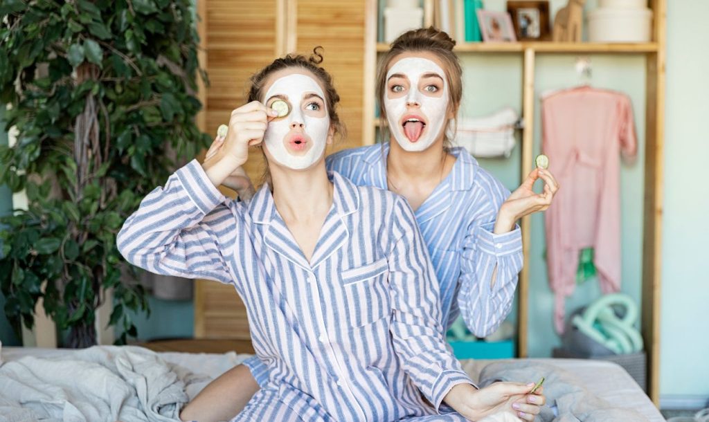 5 Homemade Face Masks To Make Your Skin Glow This Winter  