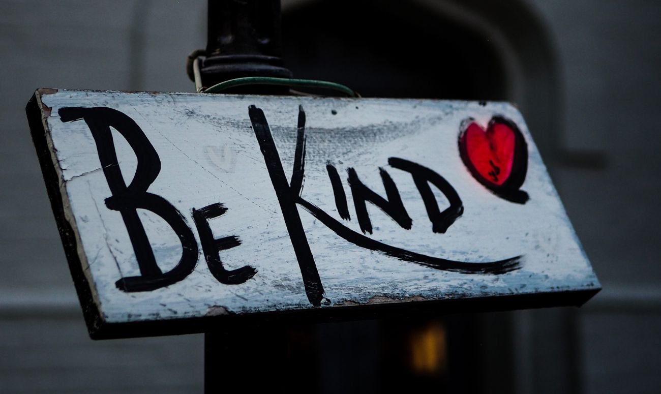 how to live in the present acts of kindness image