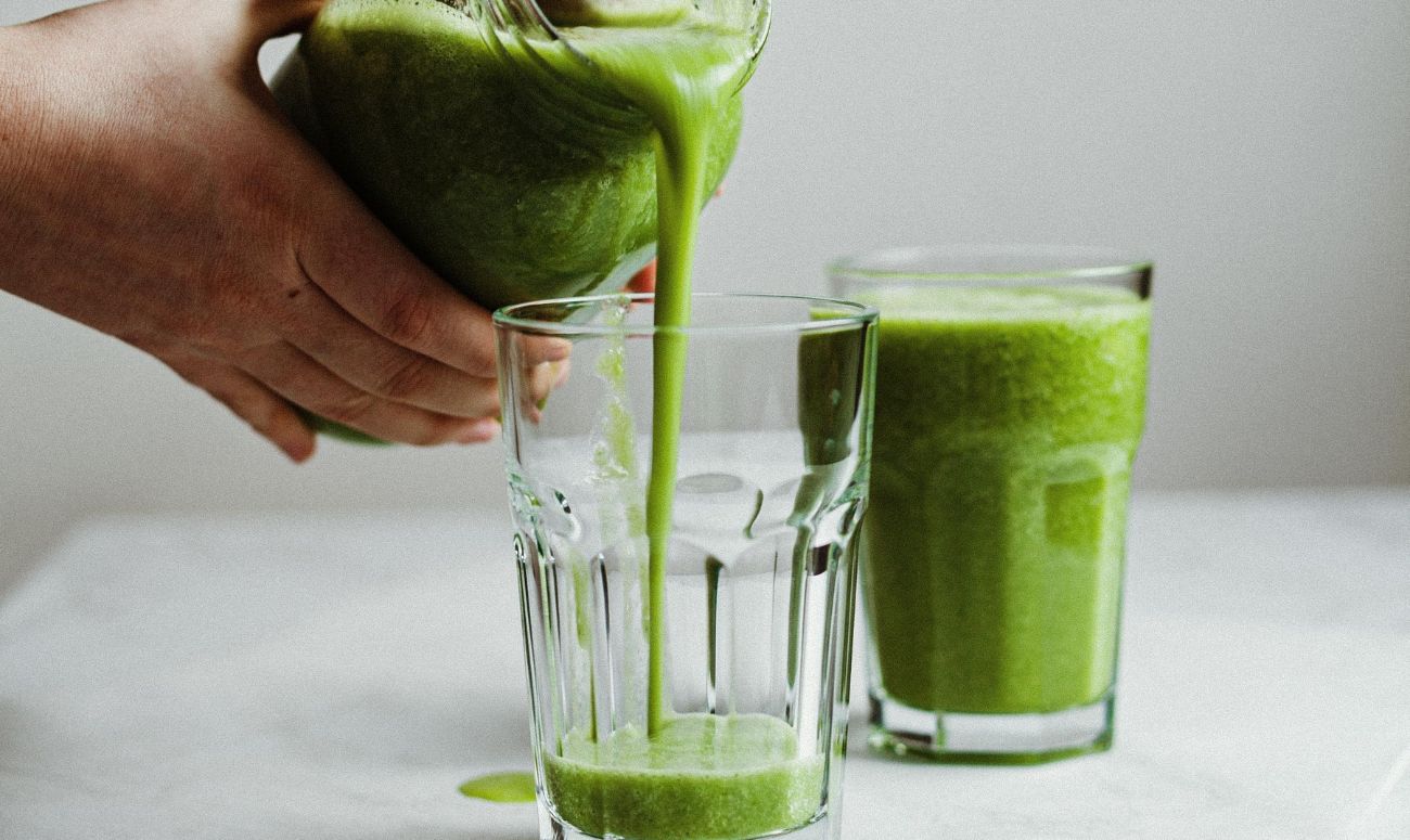 detox-juice-cleanse-recipe-cucumber-ginger-juice-image