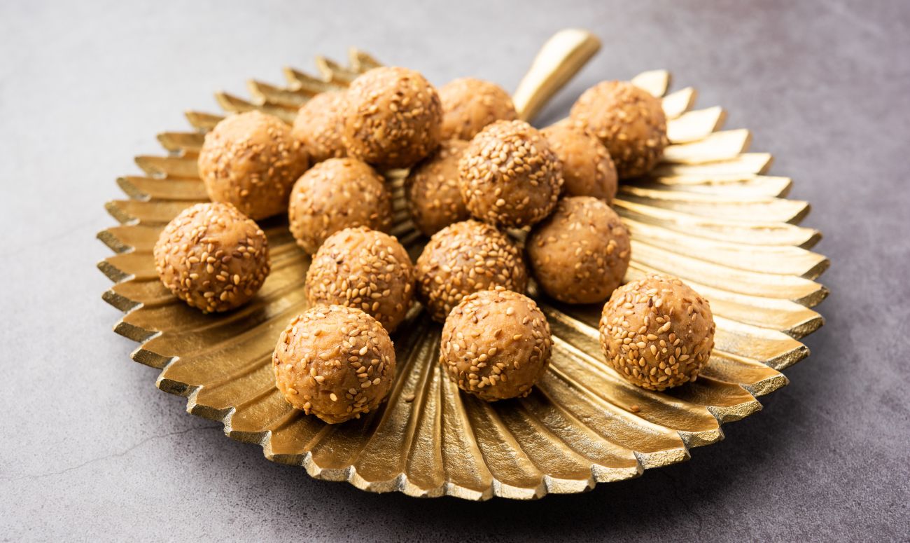 harvest-festival-makar-sankranti-lohri-bihu-pongal-til-laddoo-image