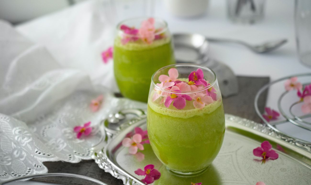 cooling-recipes-for-heat-wave-cucumber-mint-smoothie-image