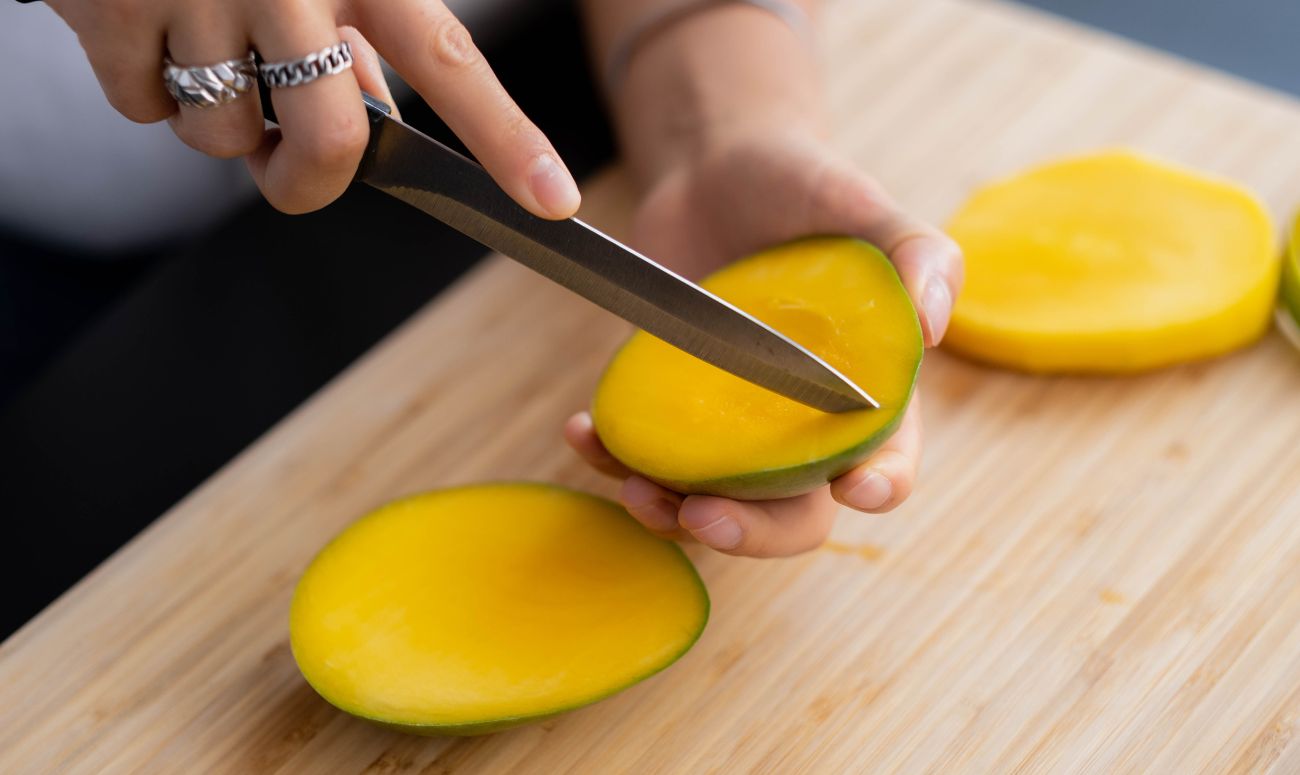 different-kinds-of-mangoes-inside-image