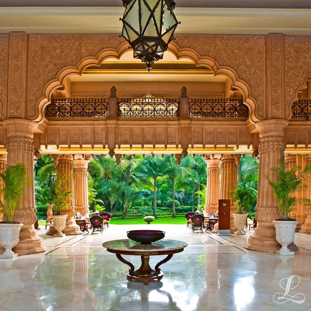 the leela palace bengaluru entrance